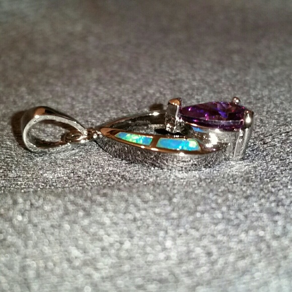.925 Silver 2CT Amethyst & Blue Fire Opal Pendant - Picture 4 of 5